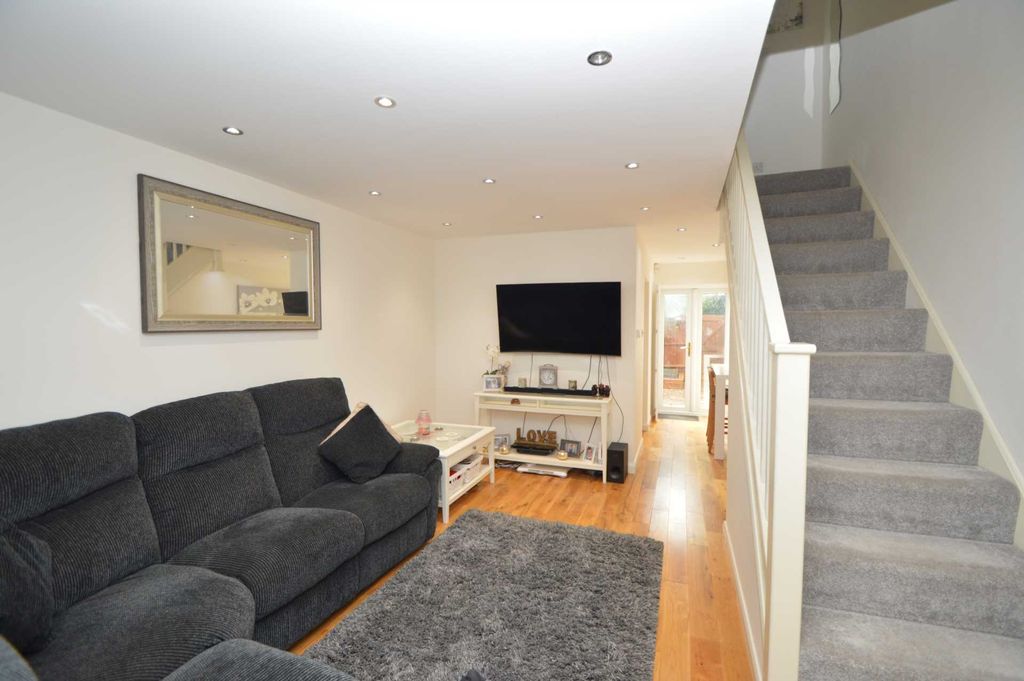 Property photo 2 of 7