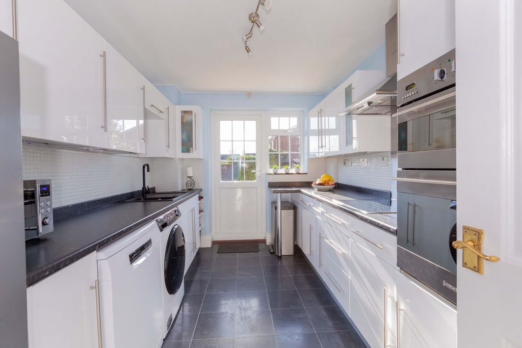 Property photo 2 of 18