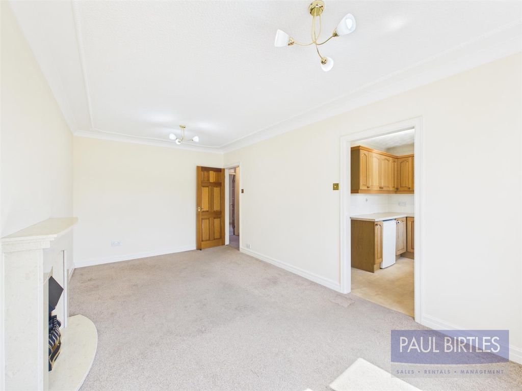 Property photo 3 of 17 Cam04378G0-Pr0338-Still004.Jpg