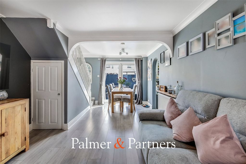 Property photo 2 of 17 Picture No. 14