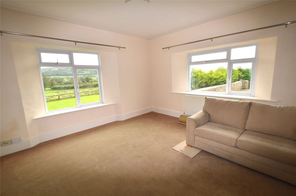 Property photo 3 of 21 Picture No. 08