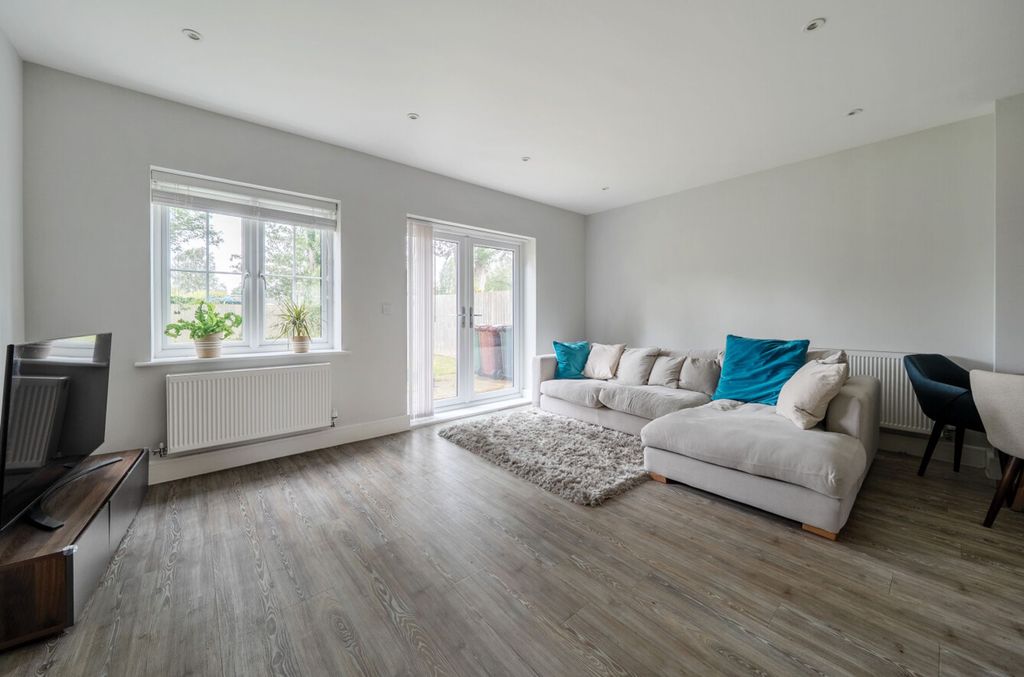 Property photo 2 of 22