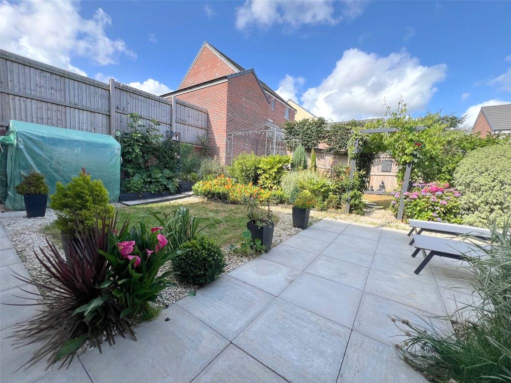 Property photo 2 of 31 Picture No. 52
