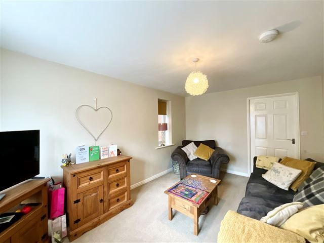 Property photo 3 of 21 Lounge