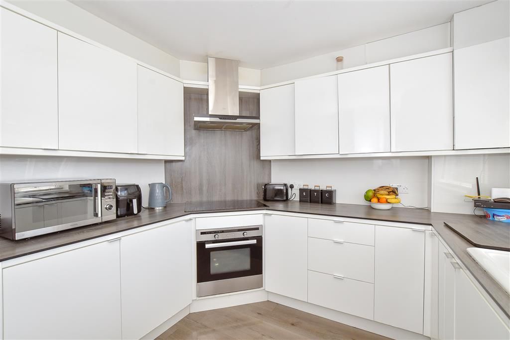 Property photo 2 of 15 Kitchen