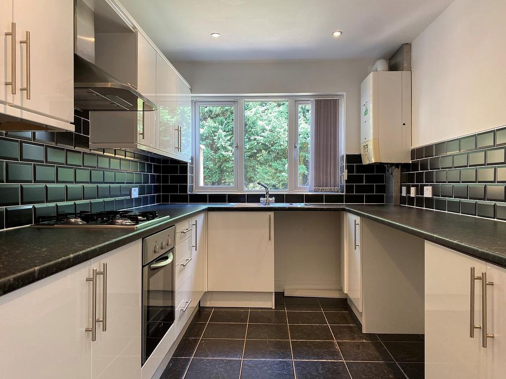 Property photo 2 of 30 Kitchen