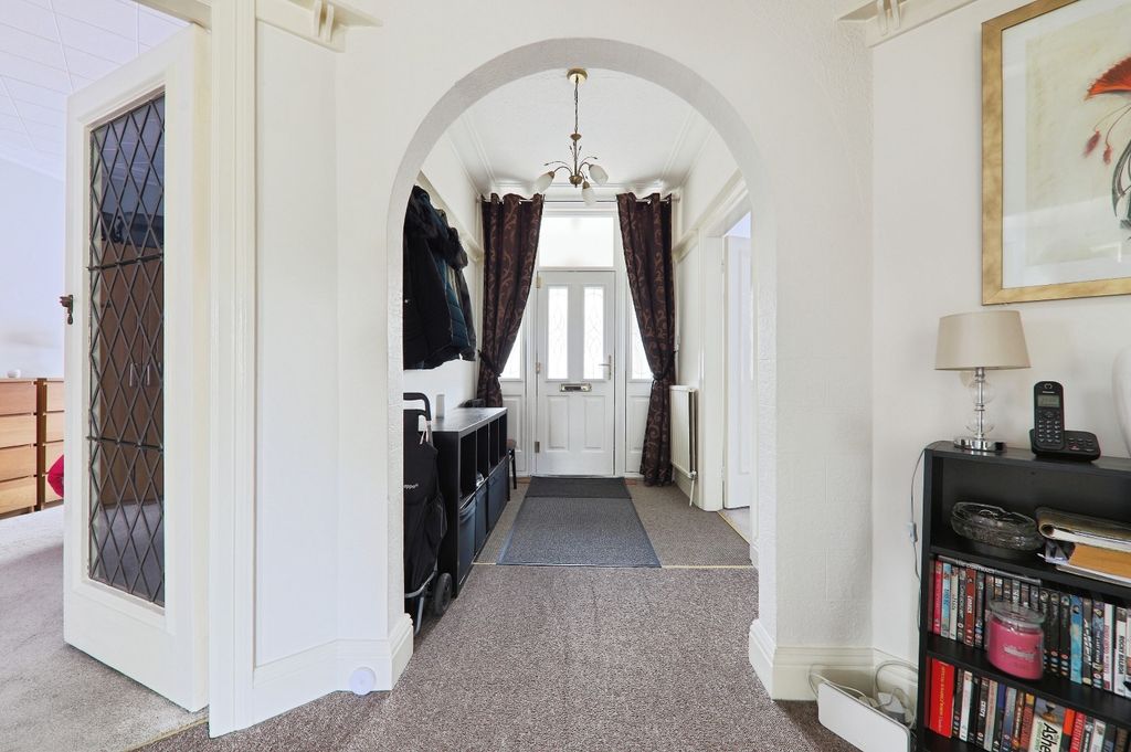 Property photo 2 of 14 4376453