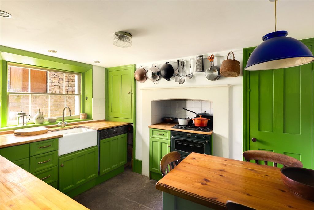 Property photo 2 of 28 Kitchen