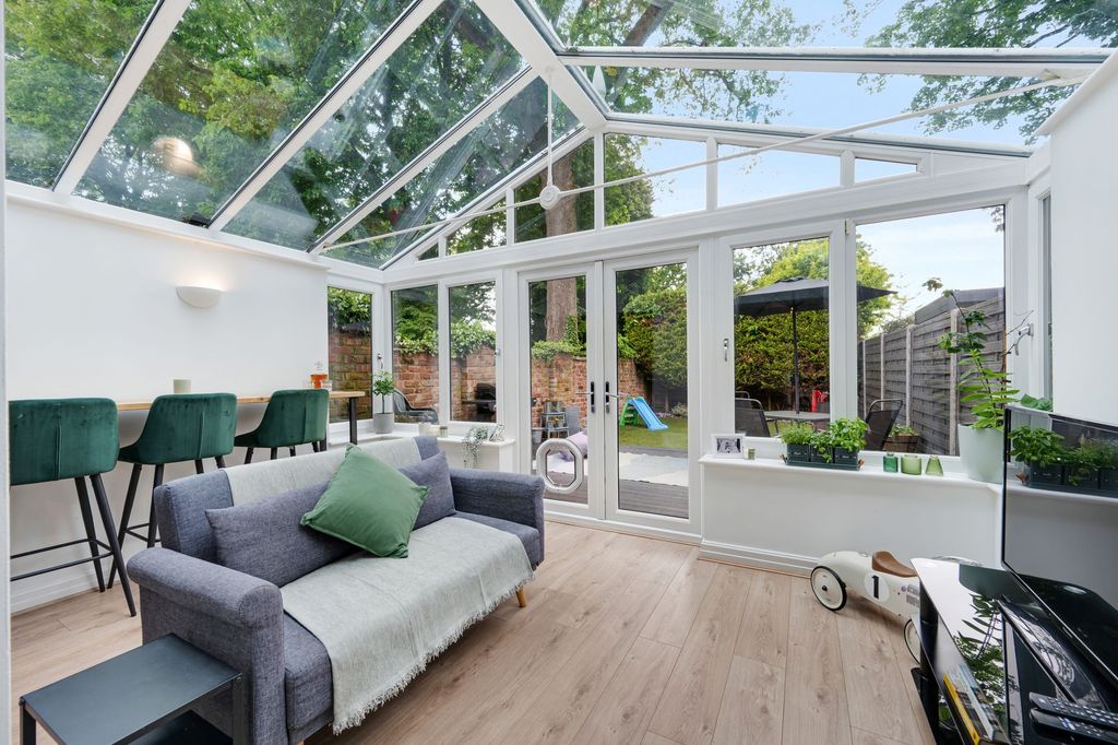 Property photo 3 of 28
