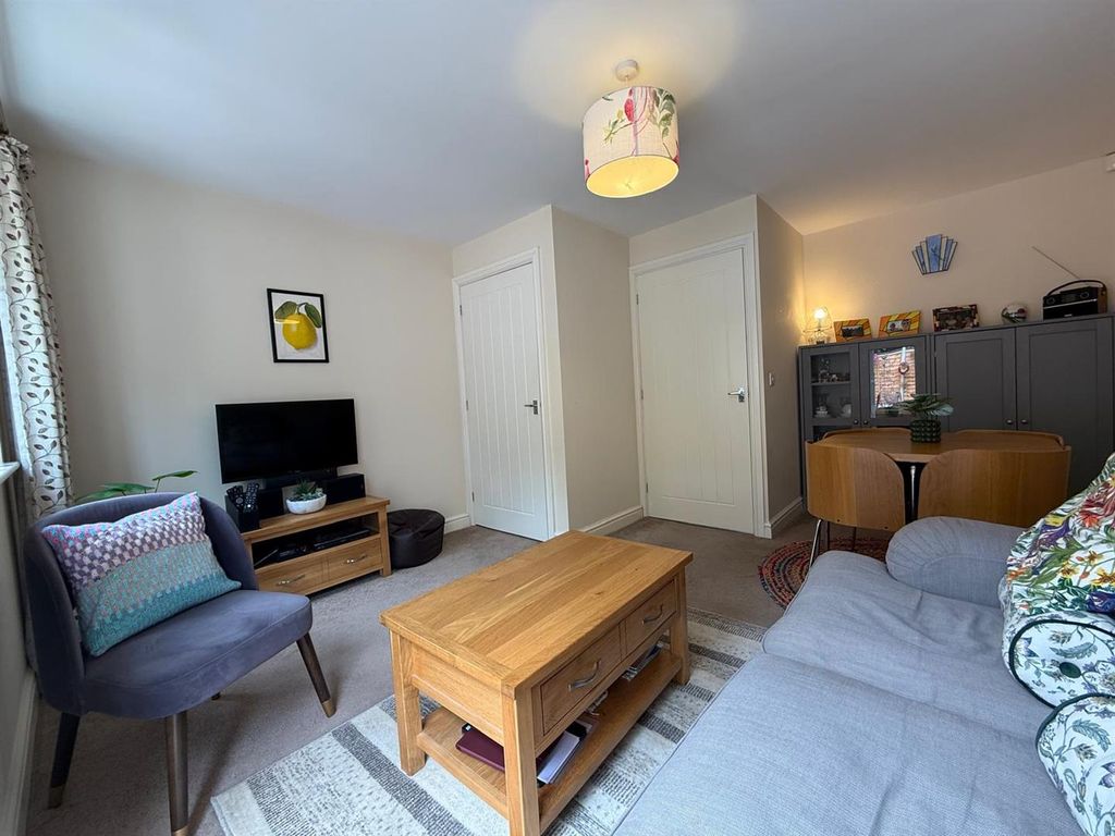 Property photo 2 of 18