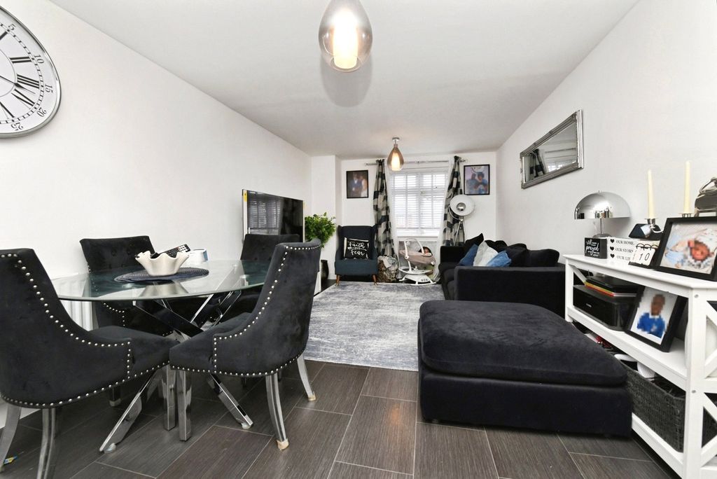 Property photo 2 of 11 Picture No. 08