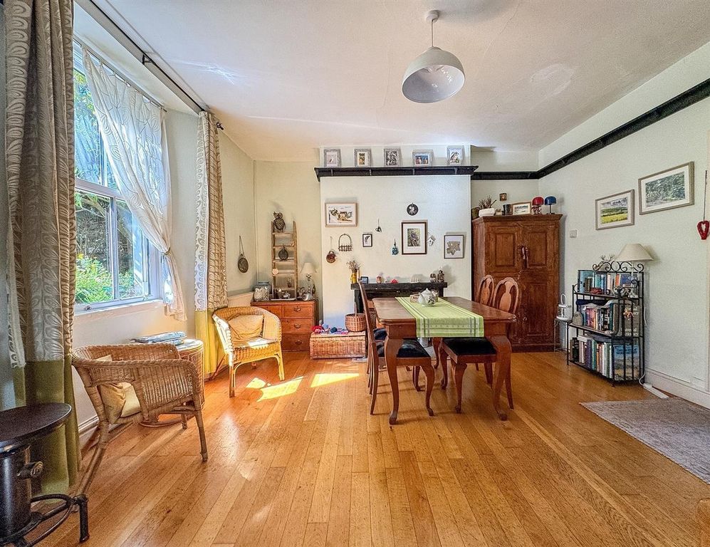 Property photo 3 of 37 Dining Room