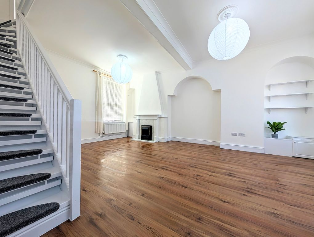 Property photo 2 of 11 Exterior