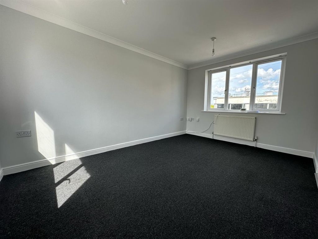 Property photo 3 of 7 Img-20250416-Wa0012.Jpg