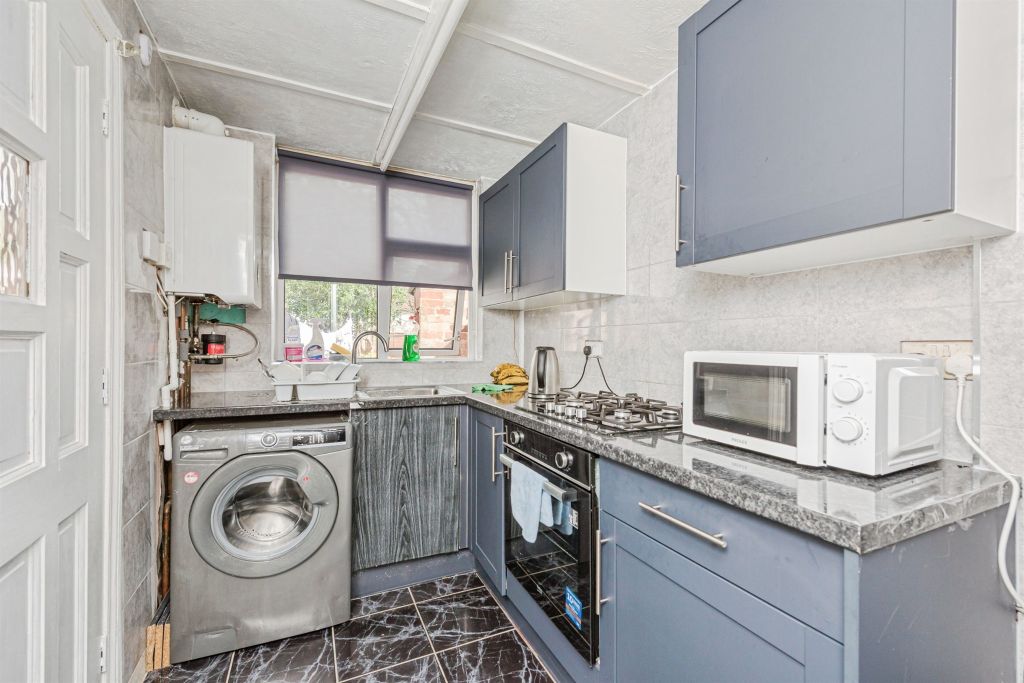 Property photo 2 of 17