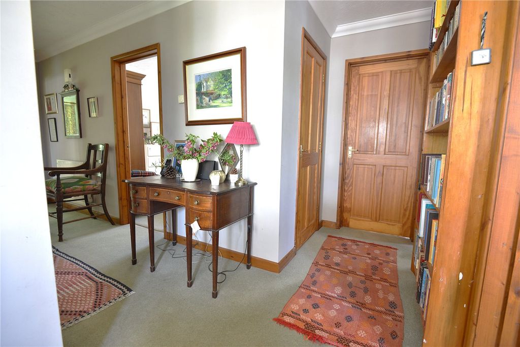 Property photo 2 of 14 Picture No. 11