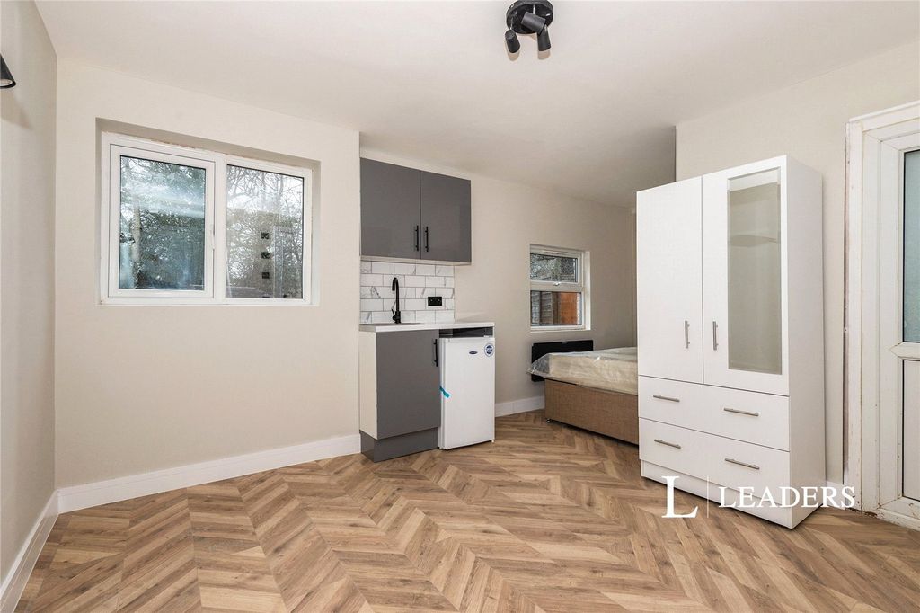 Property photo 1 of 5 Picture No. 08