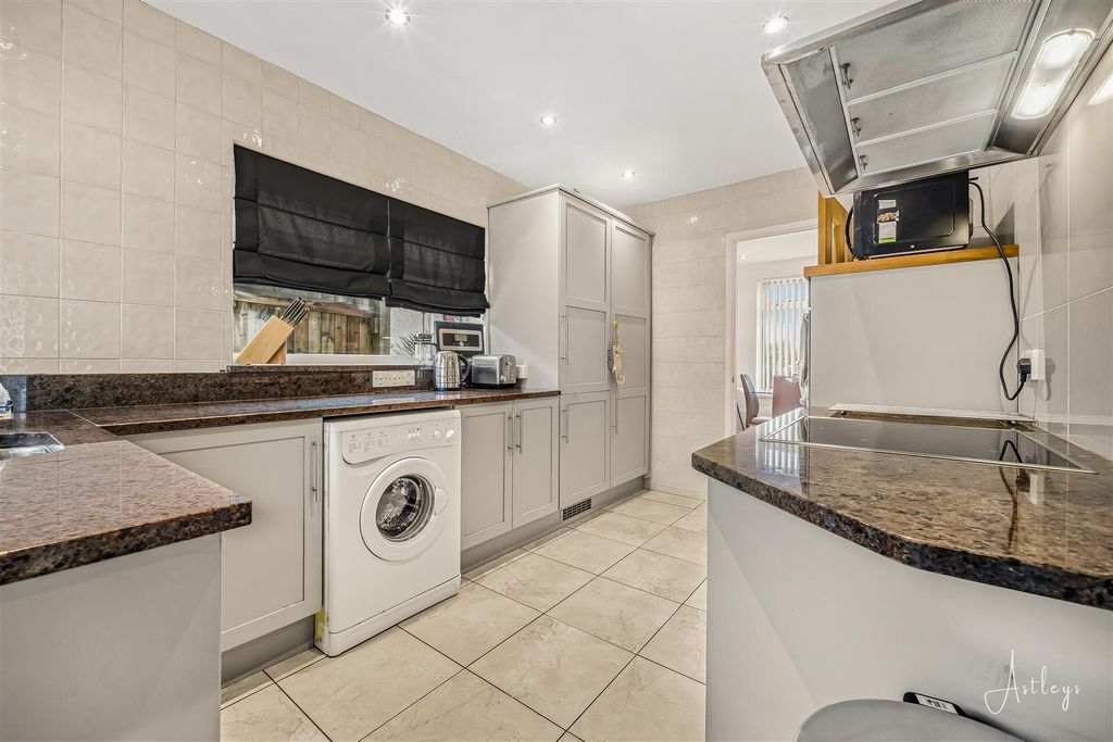 Property photo 3 of 24 Kitchen