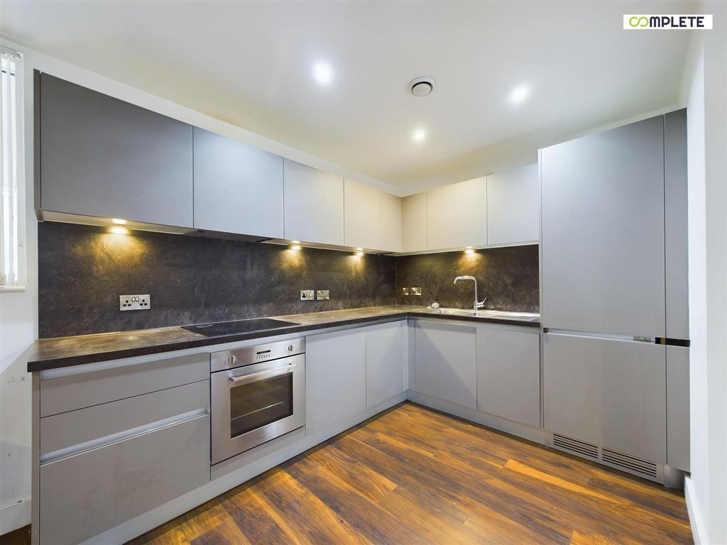 Property photo 3 of 31 Cam01231G0-Pr0084-Still022.Jpg