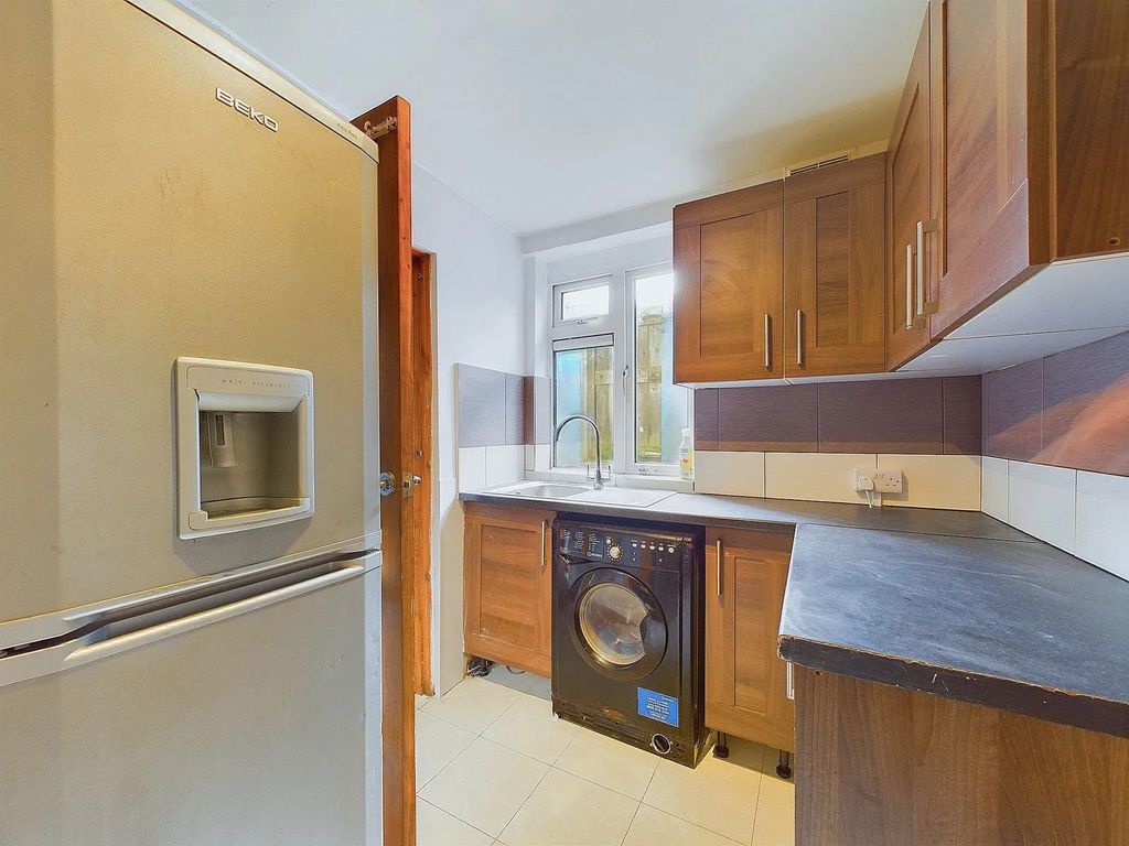 Property photo 3 of 6 2