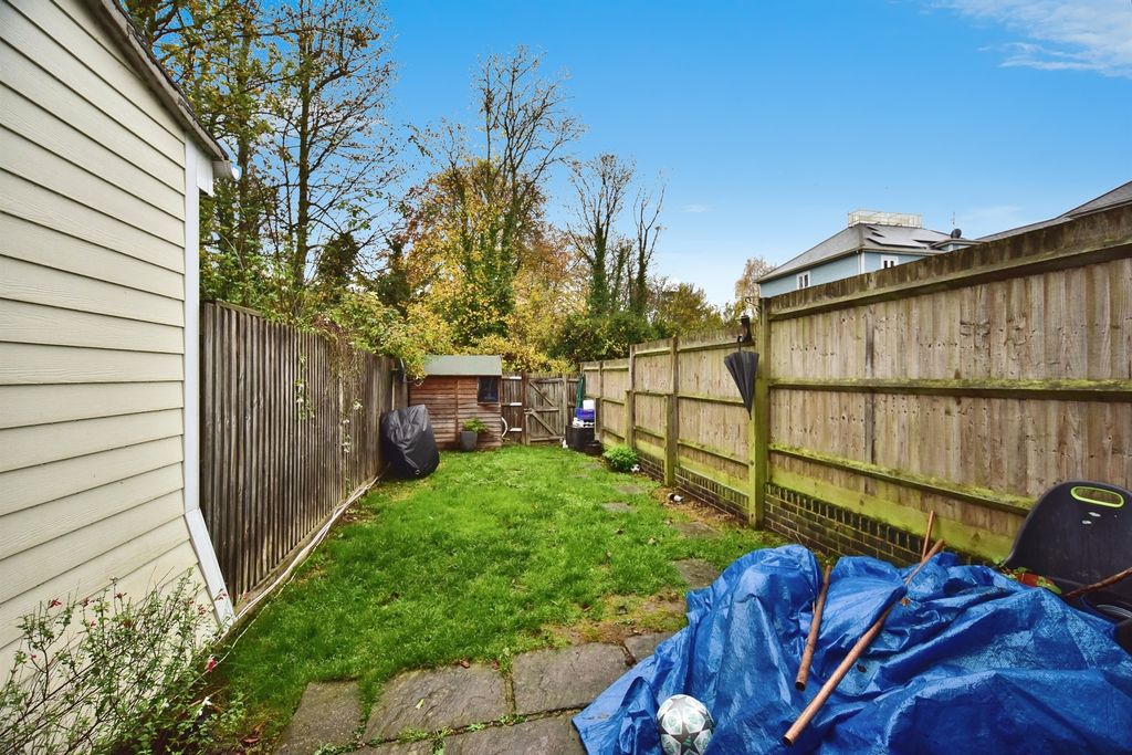 Property photo 2 of 11