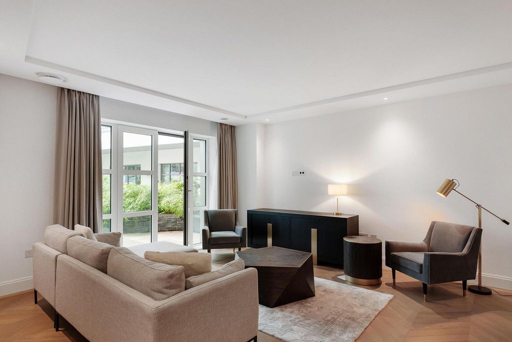 Property photo 3 of 22