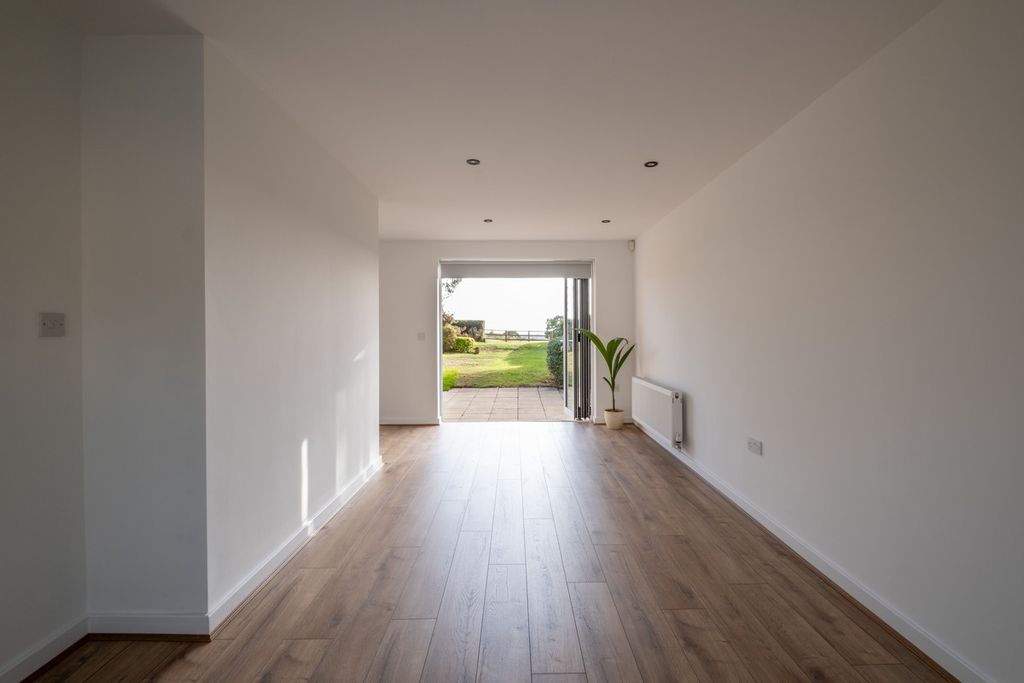 Additional image 4 of 5 bed detached house to rentHampton Road, Warwick CV35
