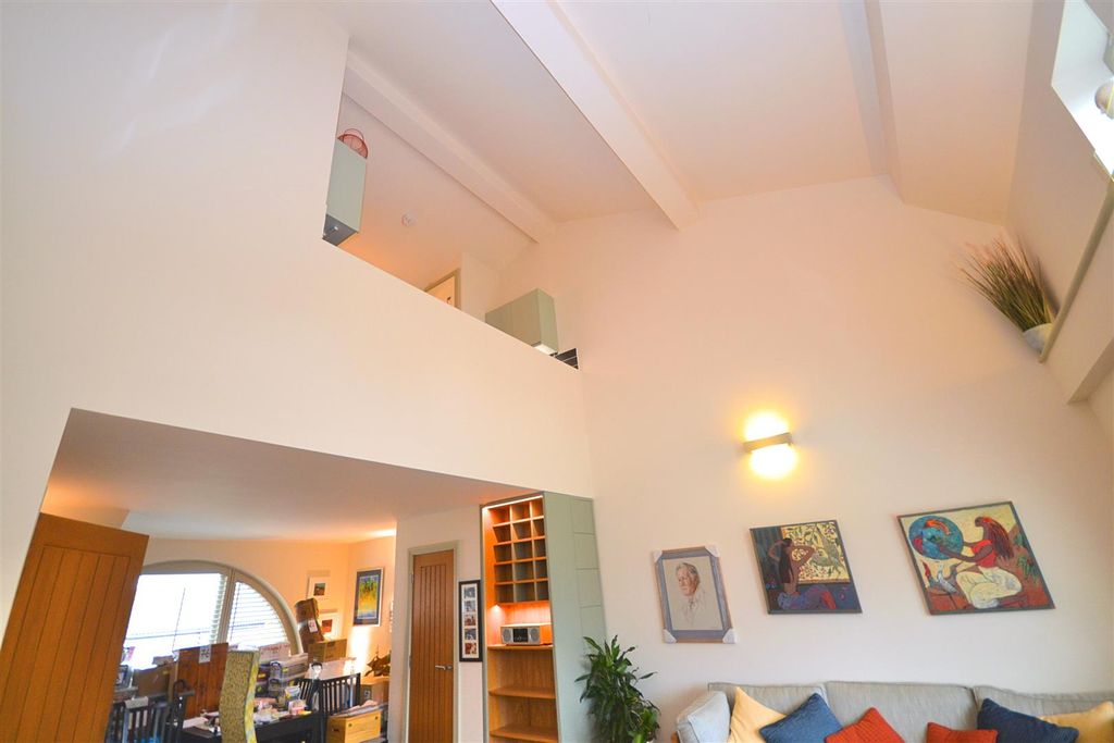 Property photo 3 of 16 0068 (1).Png