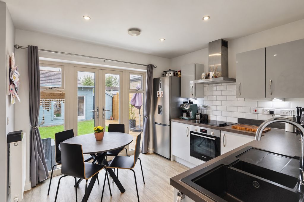 Property photo 3 of 20 8Dd64CC3-091F-4693-8C3B-A7Ea94Bcbf38