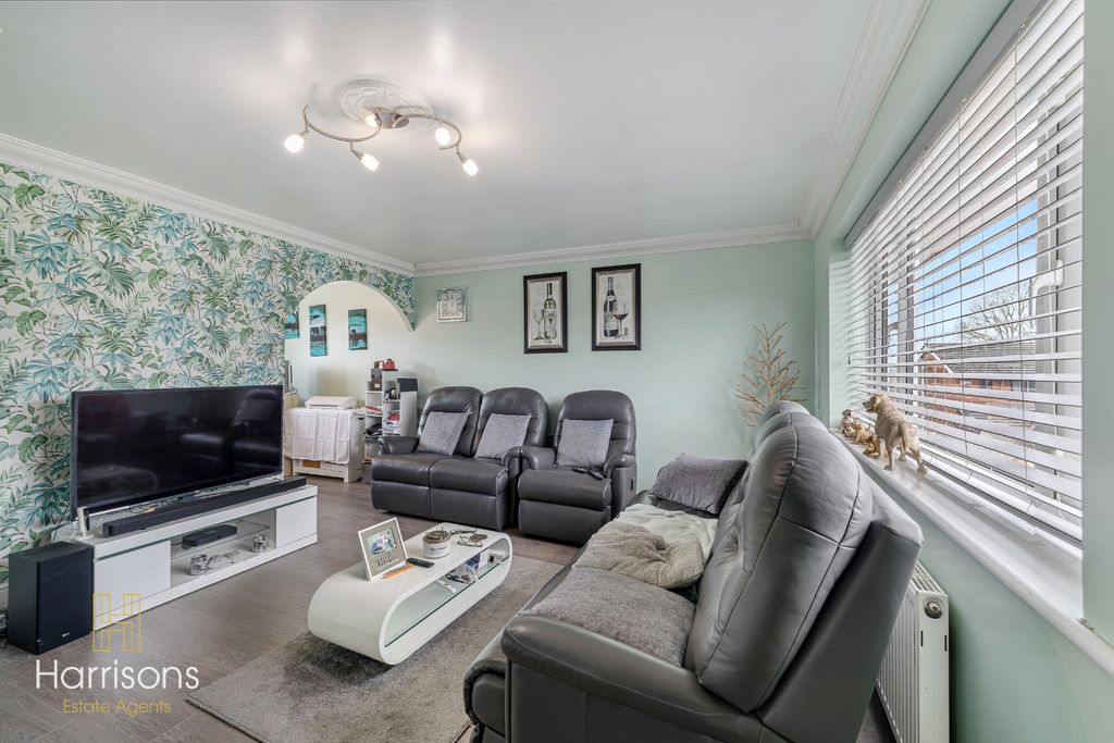 Property photo 2 of 22 4803852