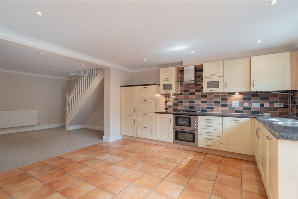 Property photo 3 of 18 Dsc05410-Hdr.Jpg