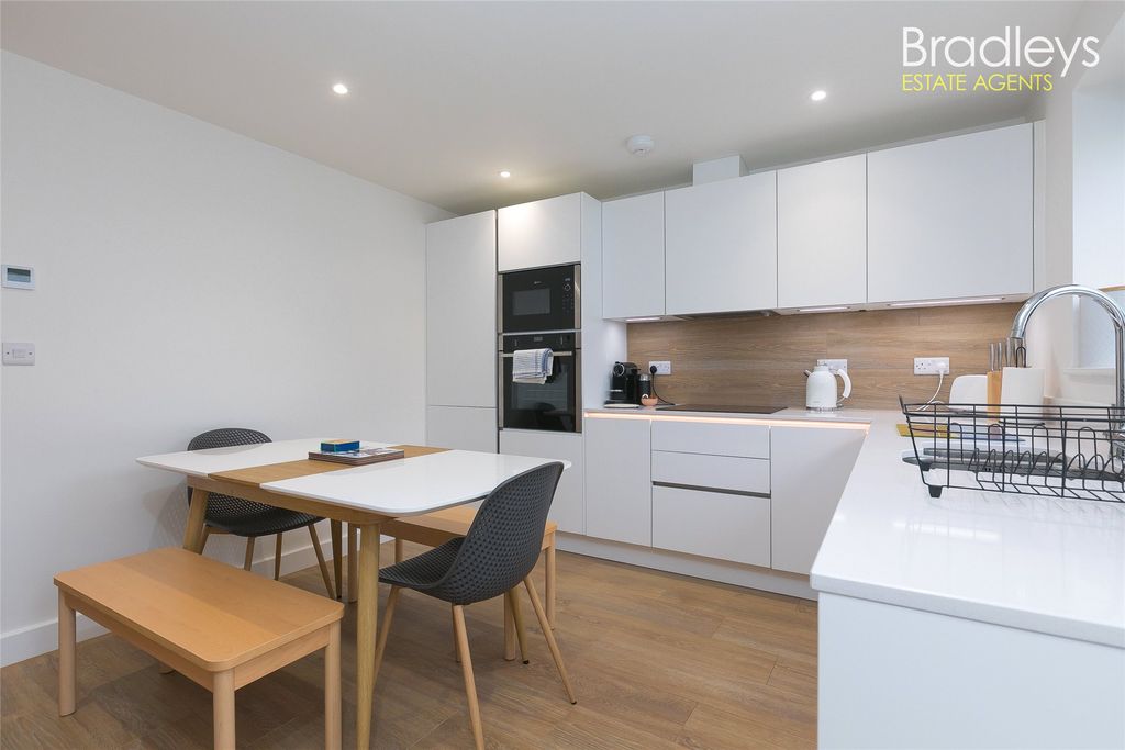 Property photo 2 of 21 2 - Picture No. 10