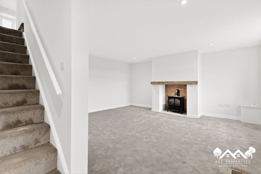 Property photo 3 of 38