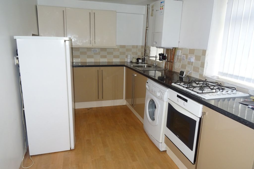 Property photo 2 of 9
