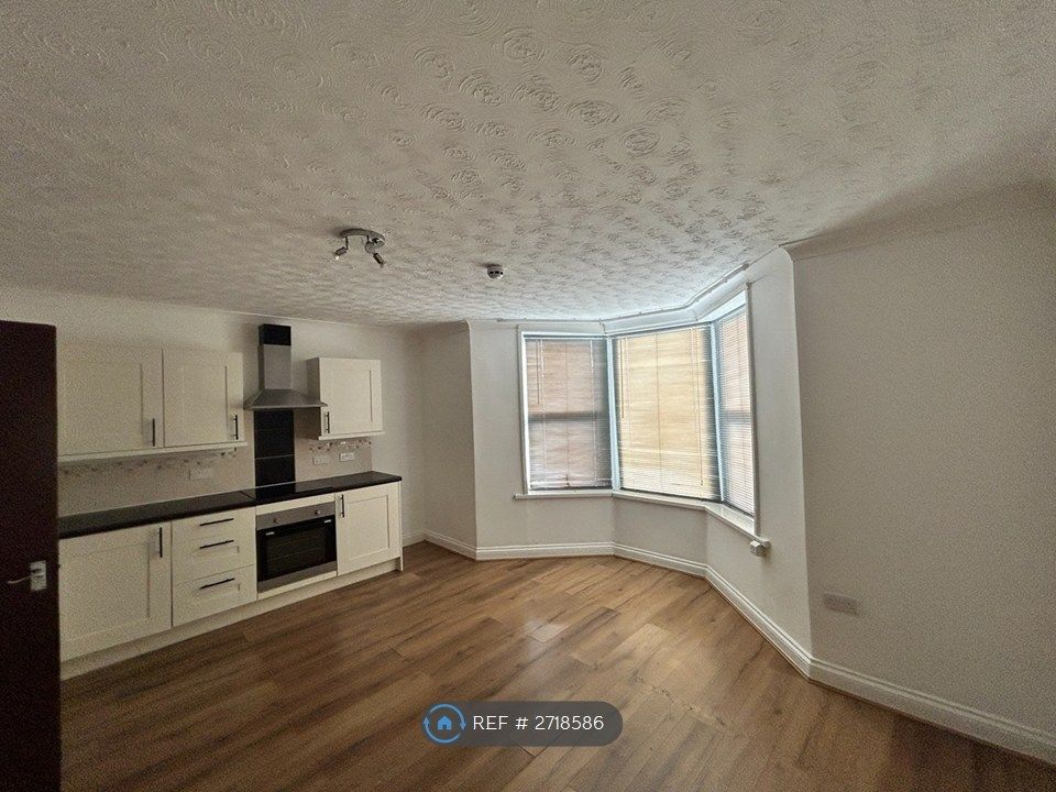 Property photo 3 of 18 Lounge/ Kitchen