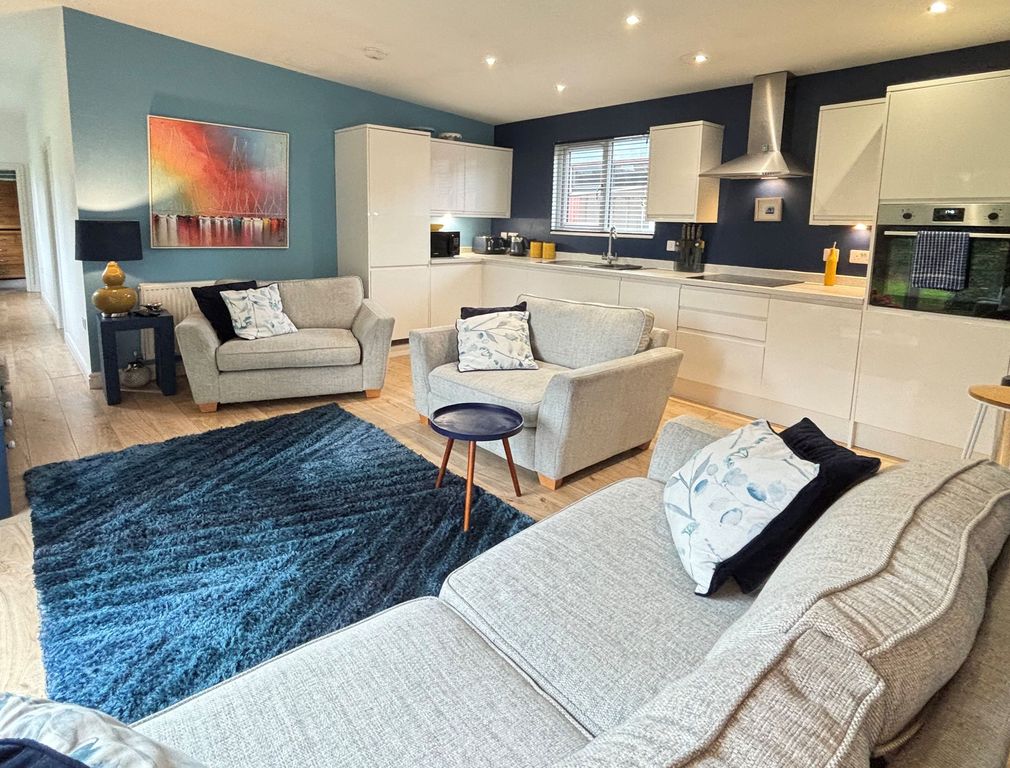 Property photo 3 of 14 Photo 2