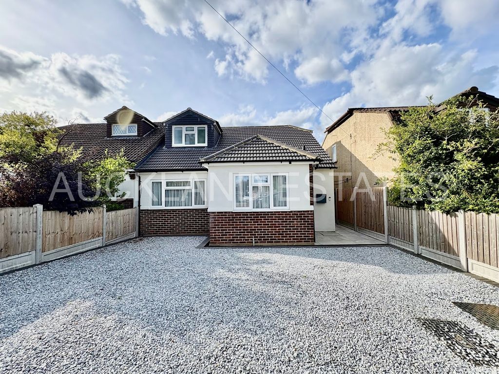 Property photo 1 of 29 Image00002 (1)-1758096957676