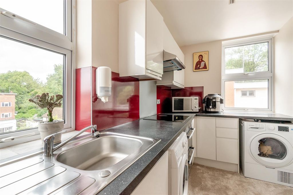 Property photo 1 of 4 8564282-Interior07