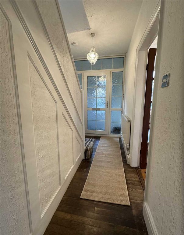 Property photo 2 of 19 Ground Floor