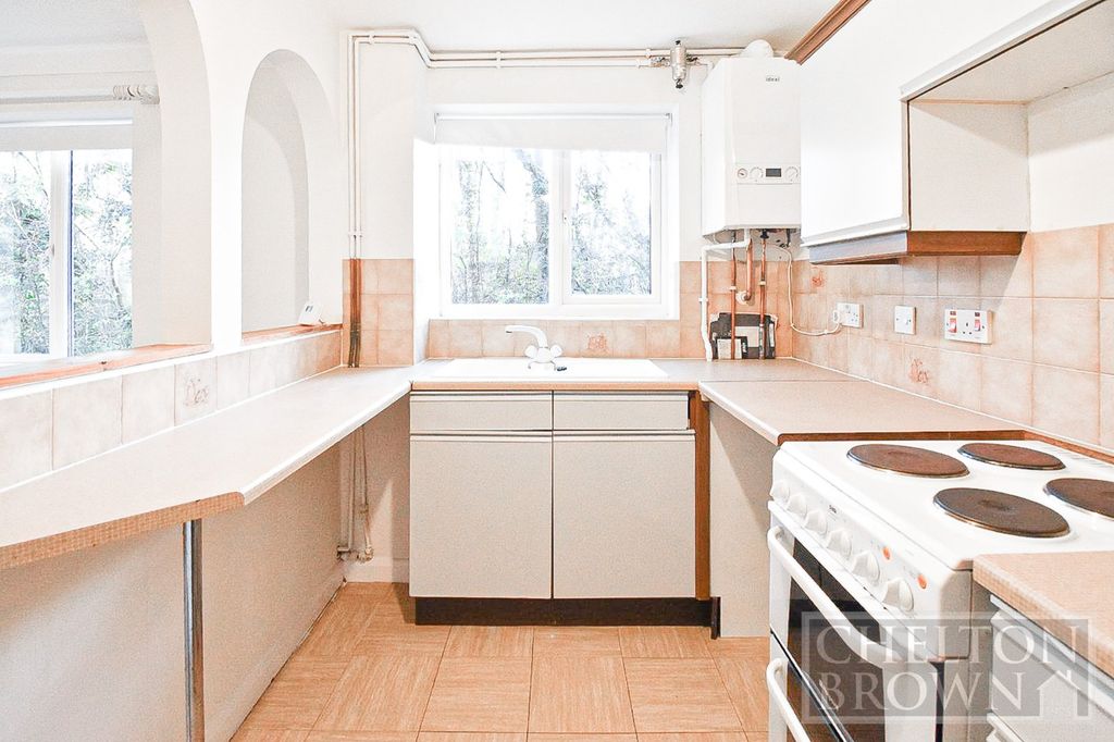 Property photo 2 of 10 Kitchen