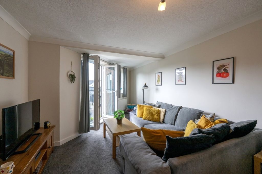 Property photo 2 of 13 B.l