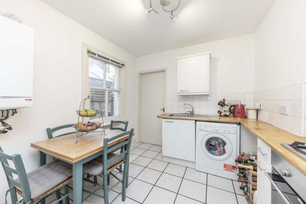 Property photo 3 of 4