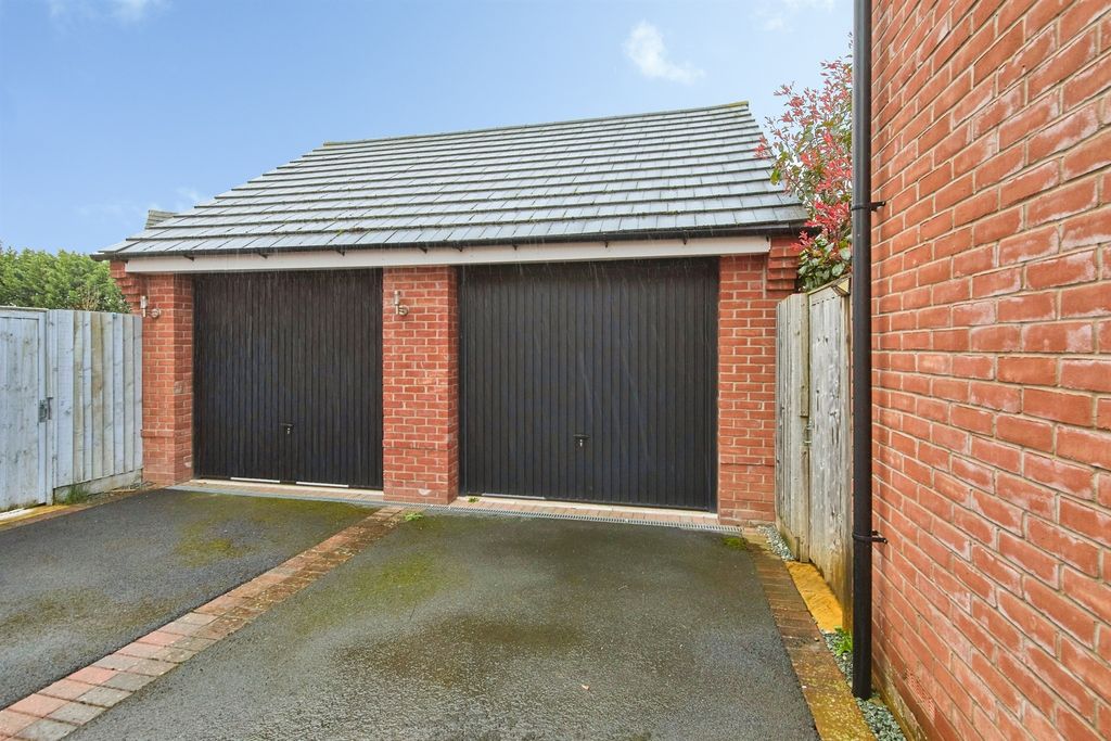 Property photo 2 of 19