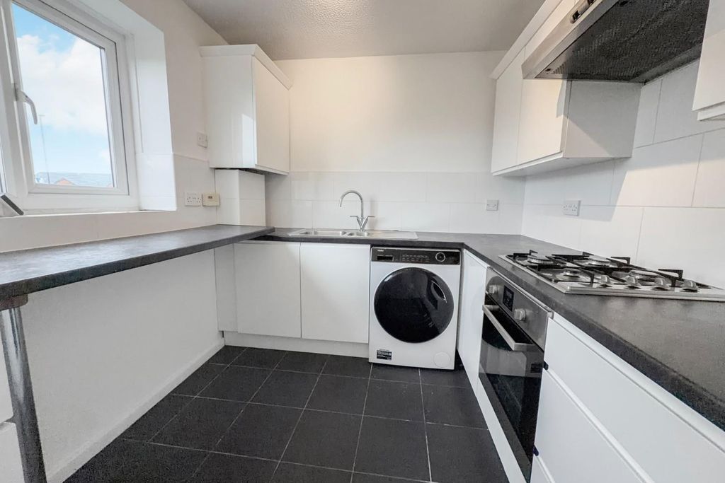 Property photo 3 of 12 3.Jpg