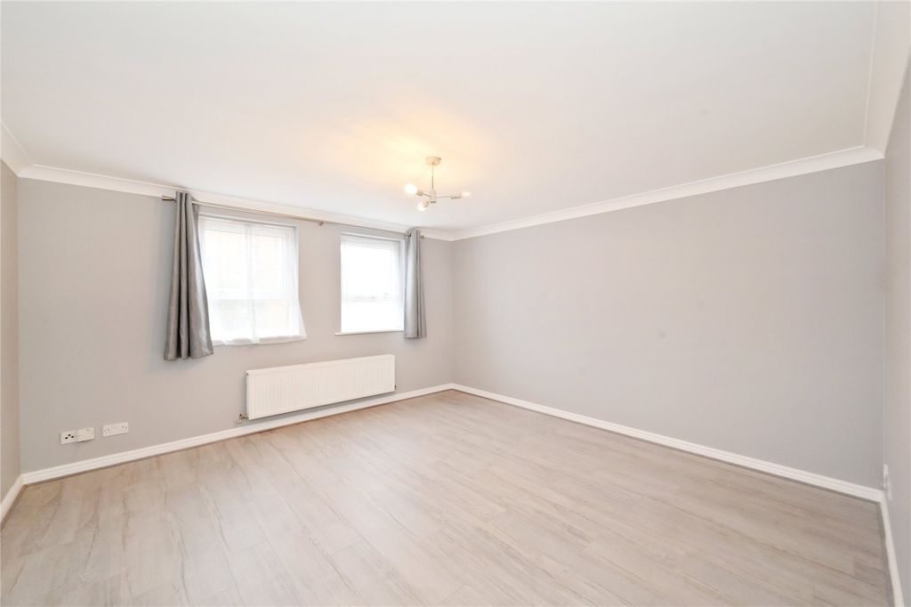Property photo 3 of 10 Picture No. 04