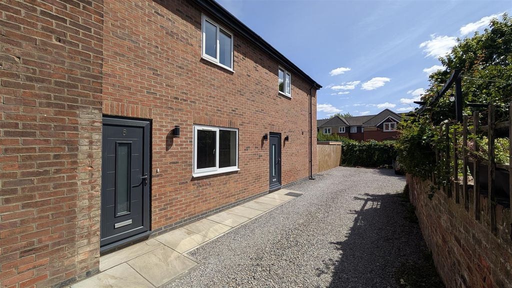 Property photo 1 of 10 External