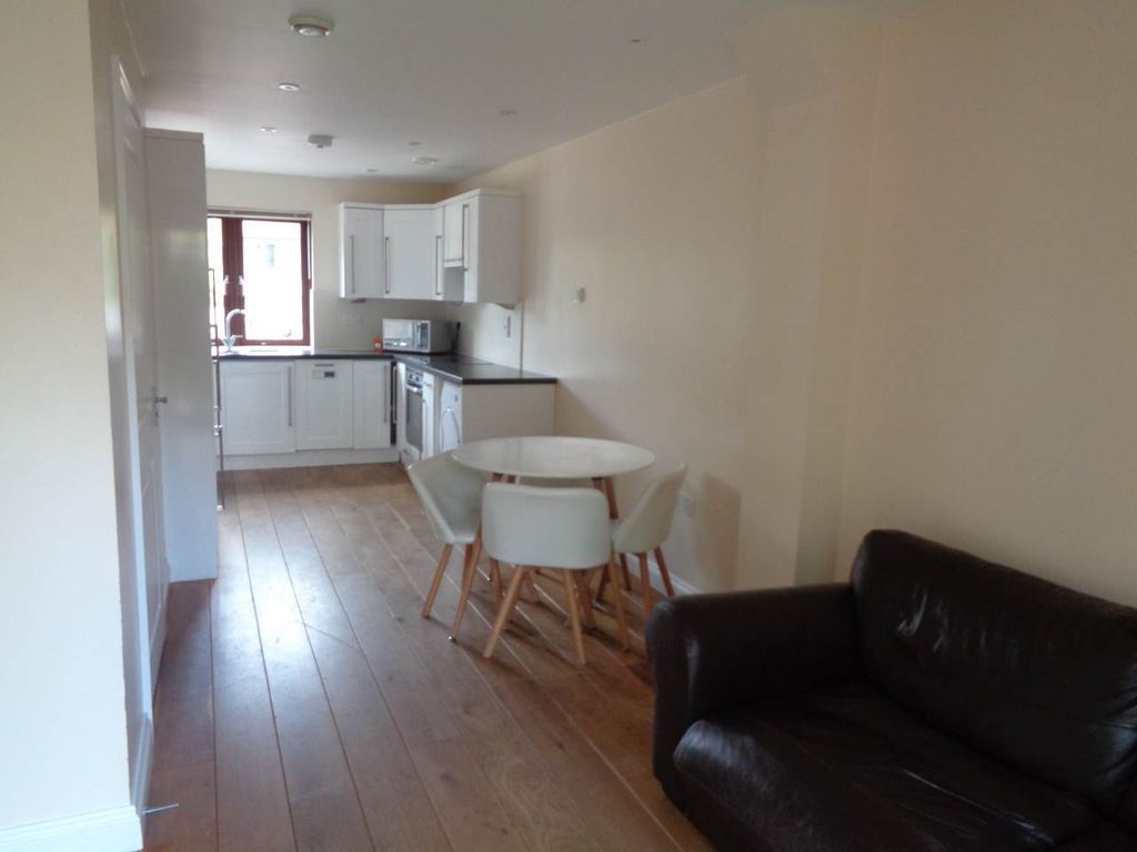 Property photo 3 of 8 Dsc00764