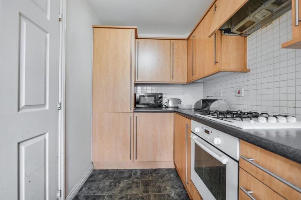 Property photo 3 of 20 258062_34046217_Img_04_0000