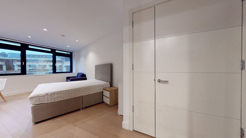 Property photo 3 of 8 Photo 3