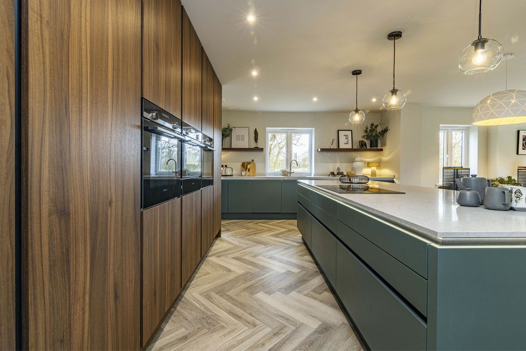 Property photo 3 of 33